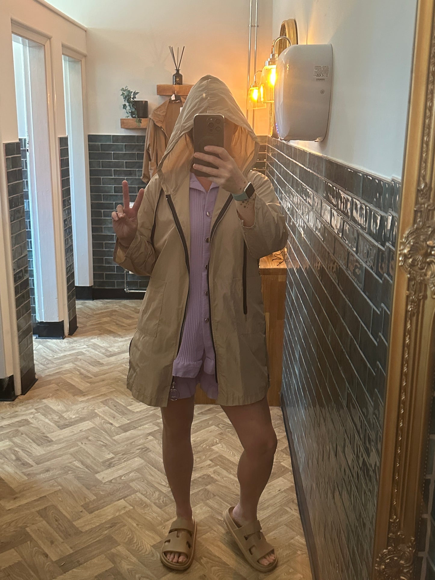 Waterproof wind breaker
