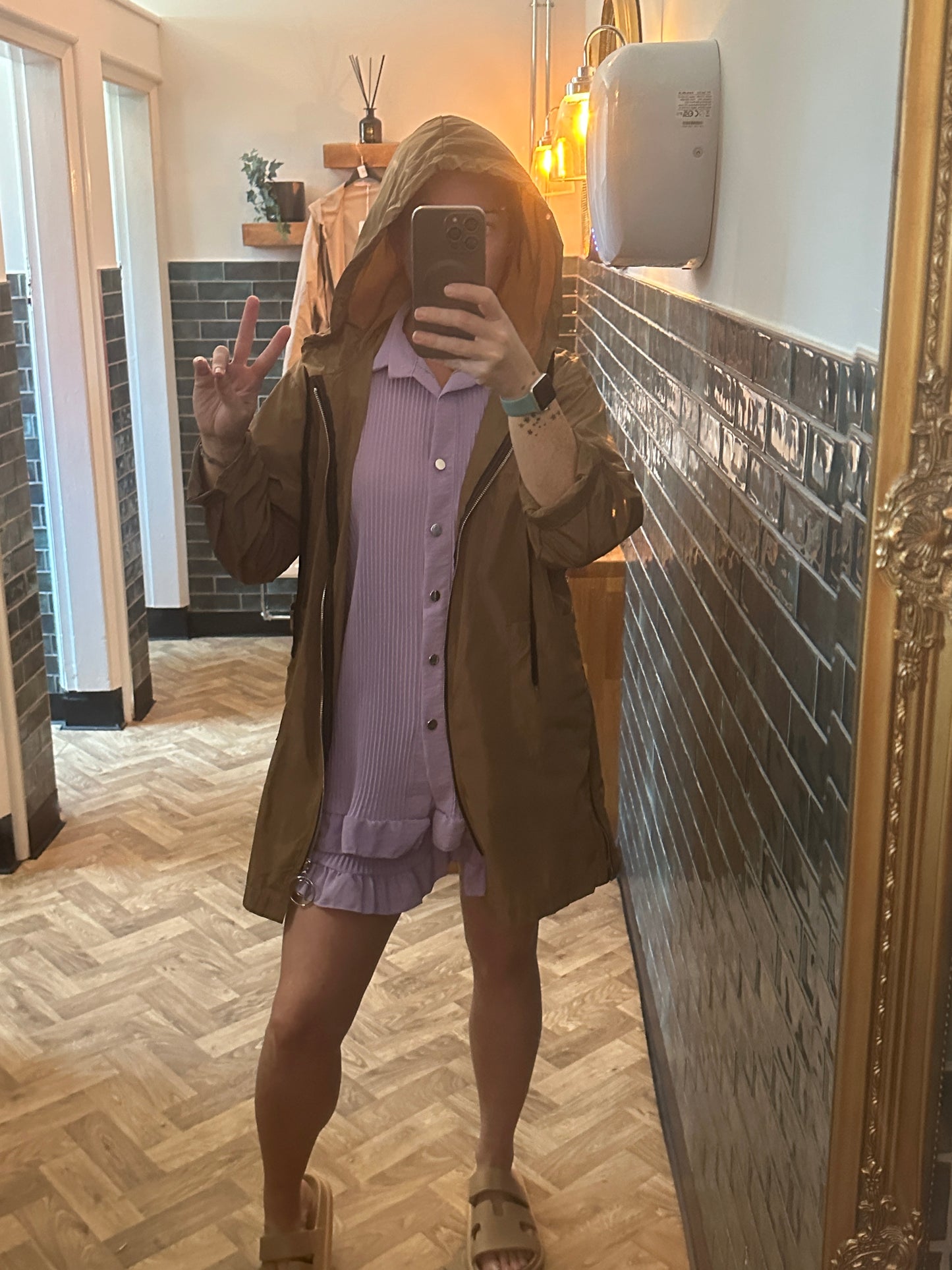 Waterproof wind breaker